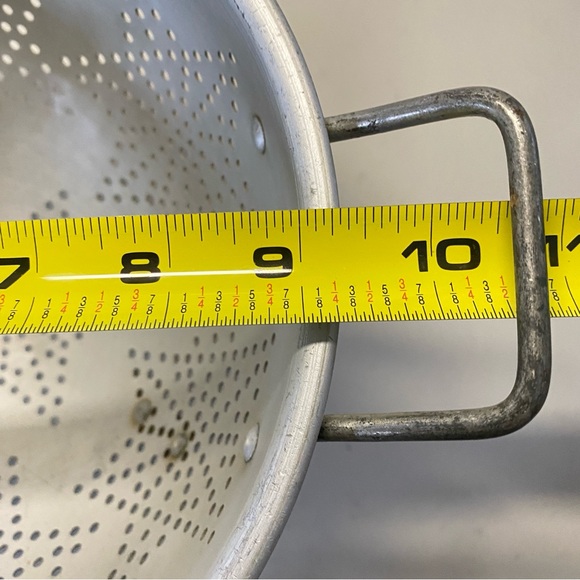 Mirro Aluminum Colander with Star Design - Picture 8 of 9